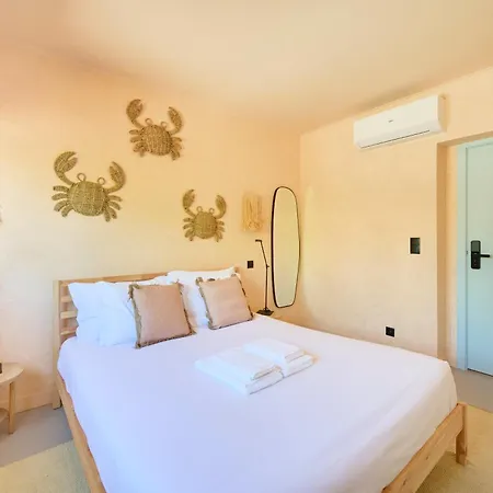 Wander Surf House Ostello *