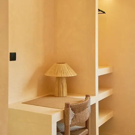 Wander Surf House Ostello *