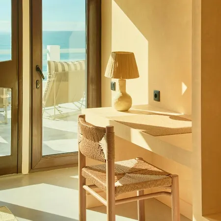 Wander Surf House Ostello