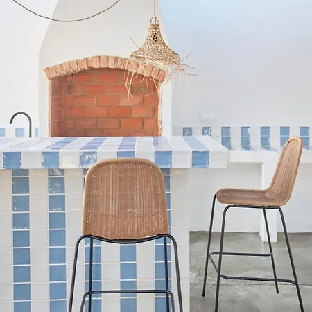 Wander Surf House Hostal *