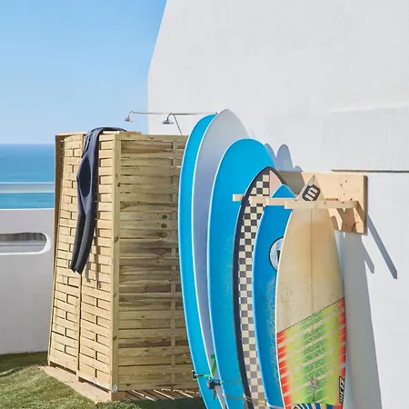 Wander Surf House Hostal *